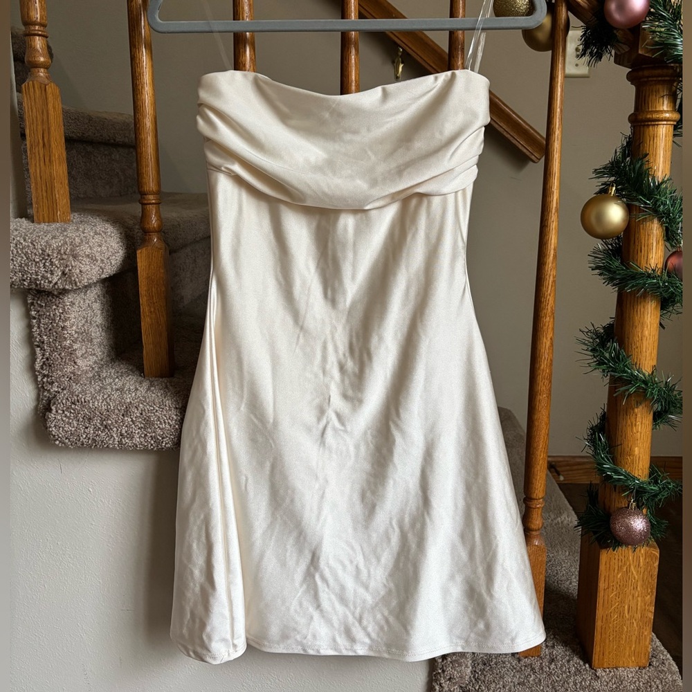 Windsor off-white Strapless Dress